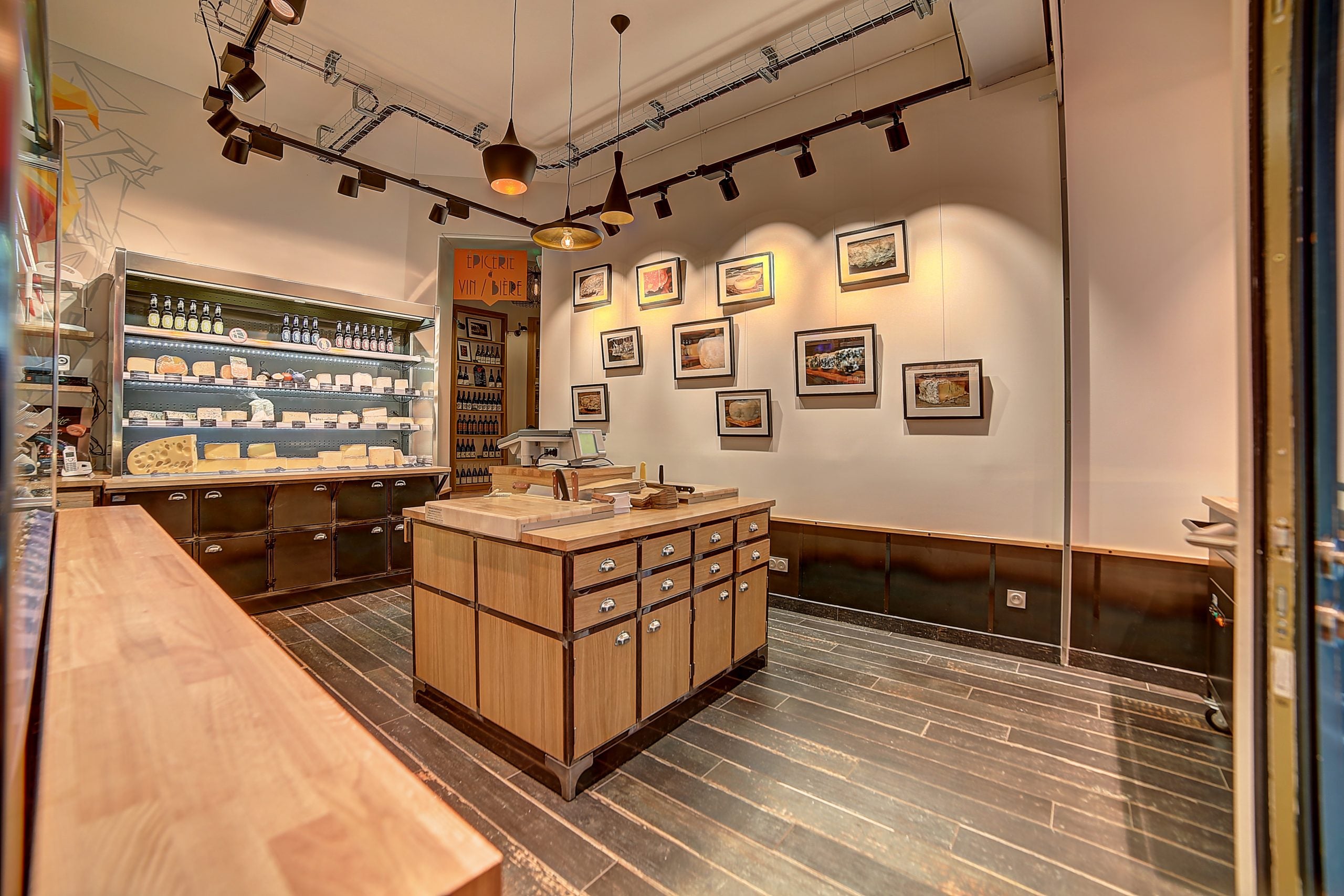 Ensemble de réalisations YD pour la fromagerie Charlicot