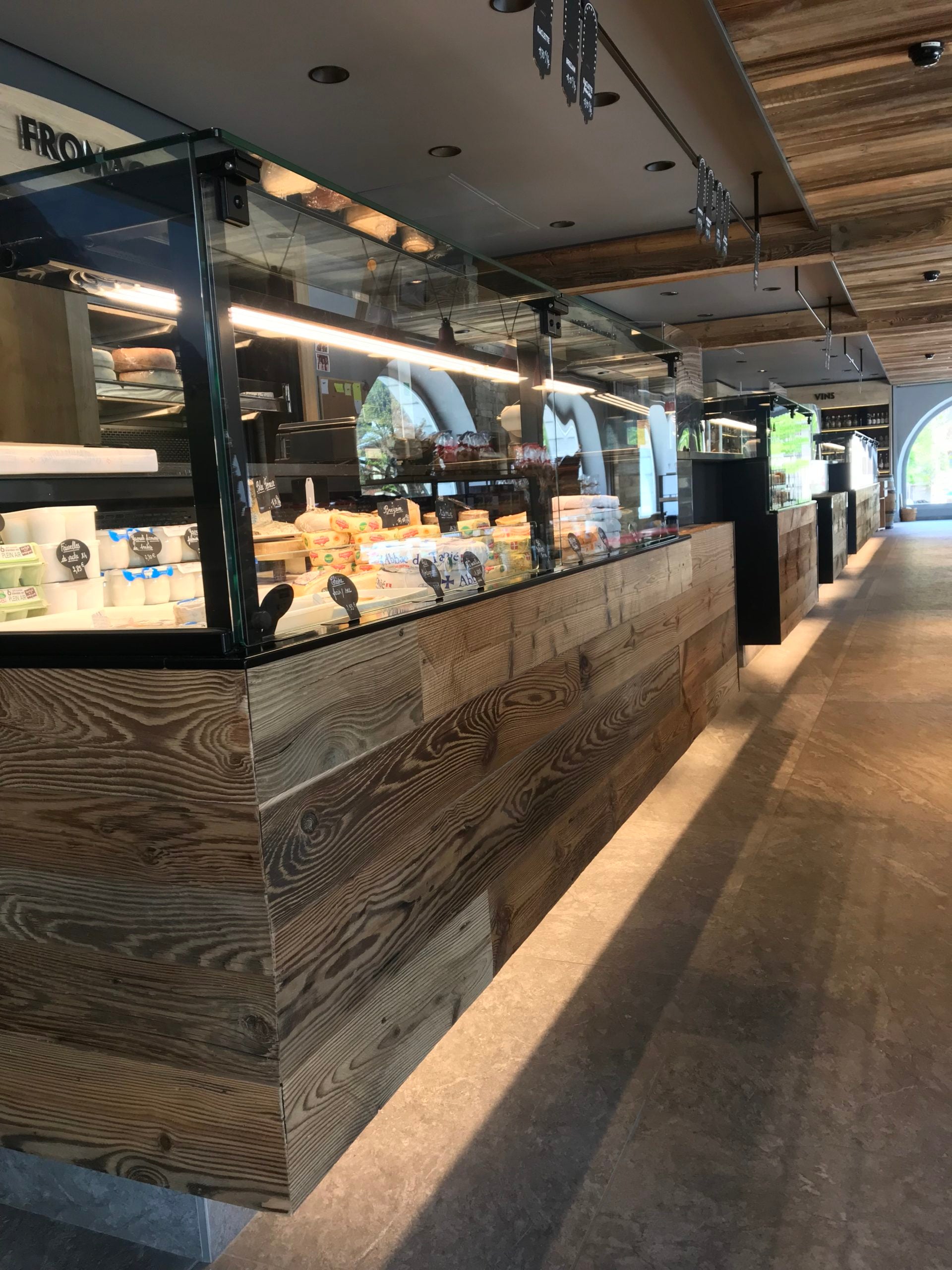 Vitrine réfrigérée Fromagerie Coopérative réalisée par YD