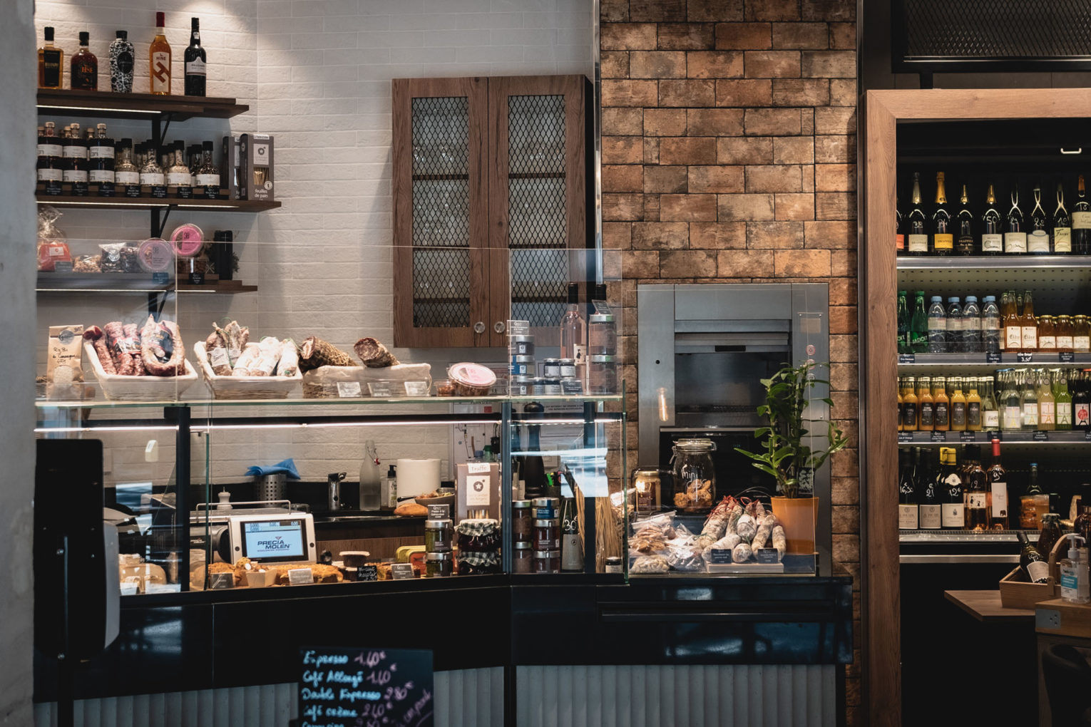 Vitrine réfrigérée Epicerie Gosselin réalisée par YD