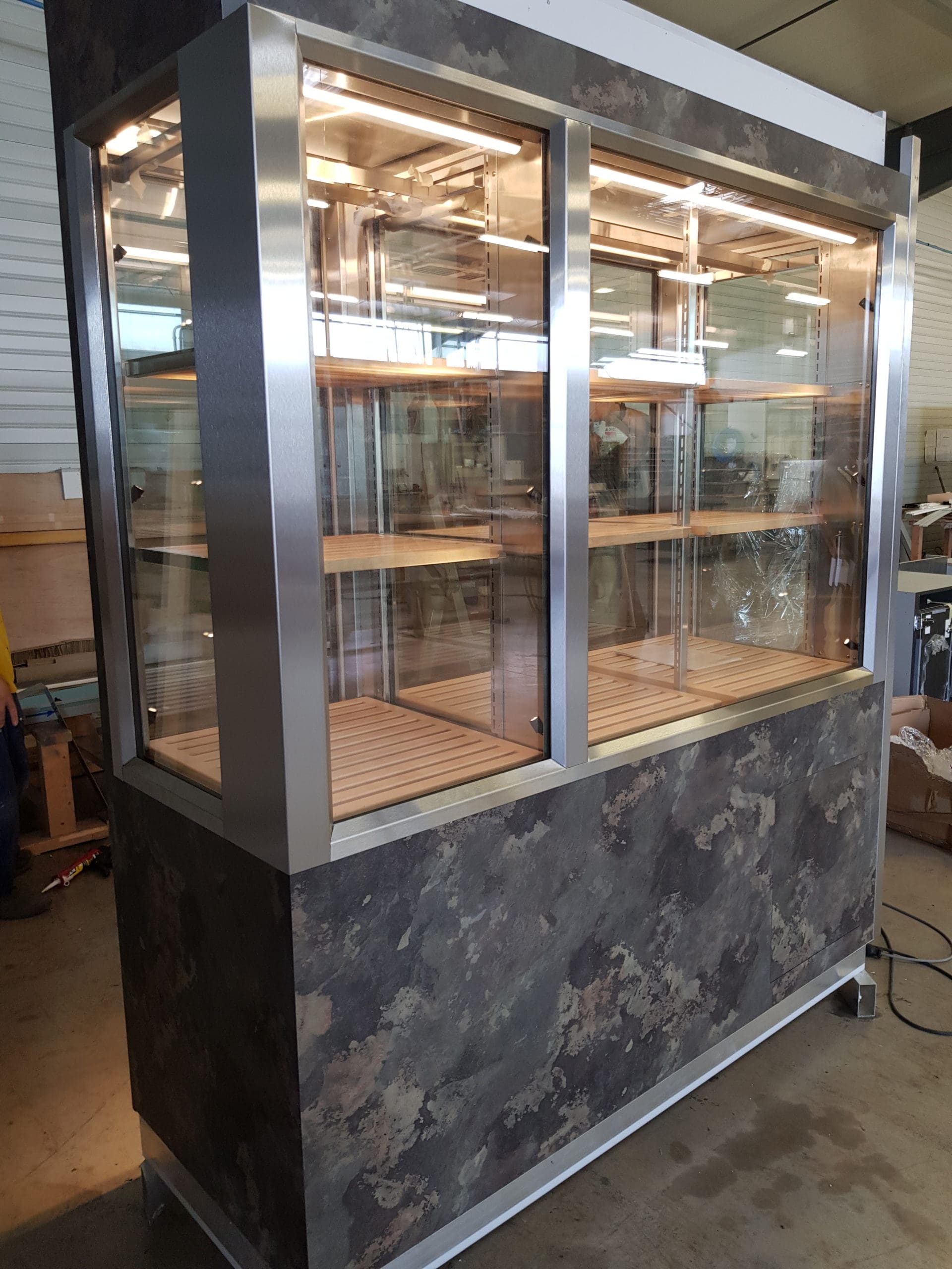 Vitrine réfrigérée pour Boucherie Bouvry réalisée par YD