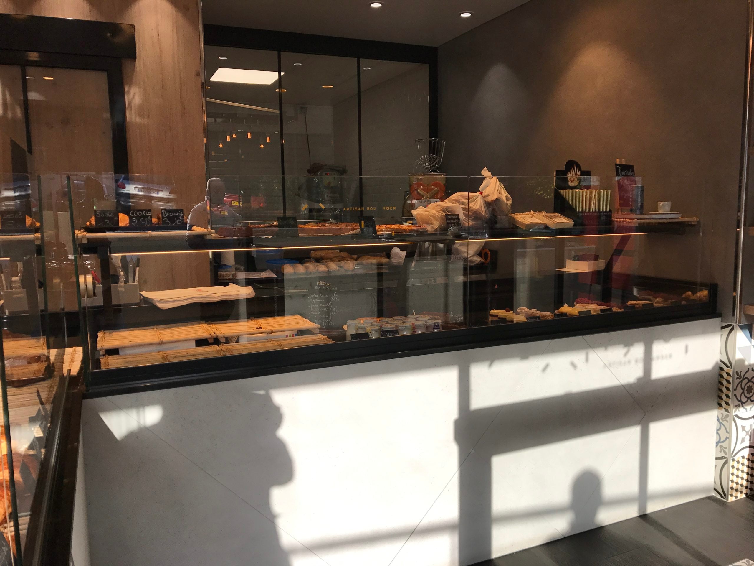 Exemple de Vitrine réfrigérée Boulangerie Féru, Louveciennes réalisée par YD