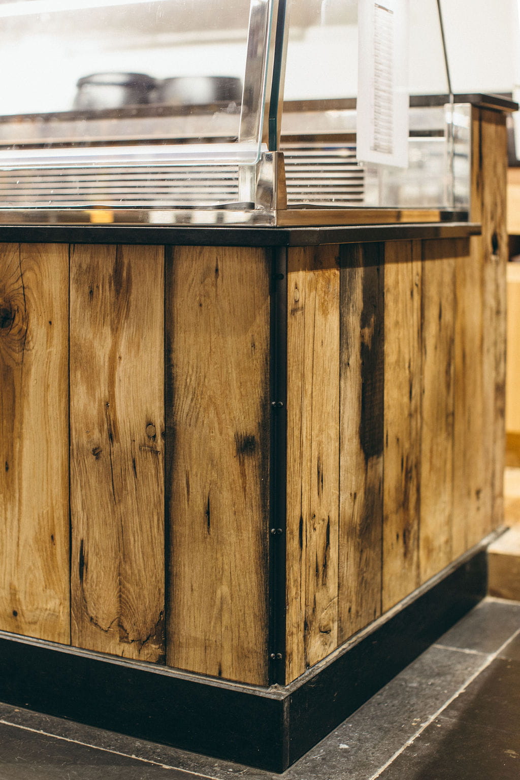 Vitrine réfrigérée pour Julhès Fournil à Pain réalisée par YD Création