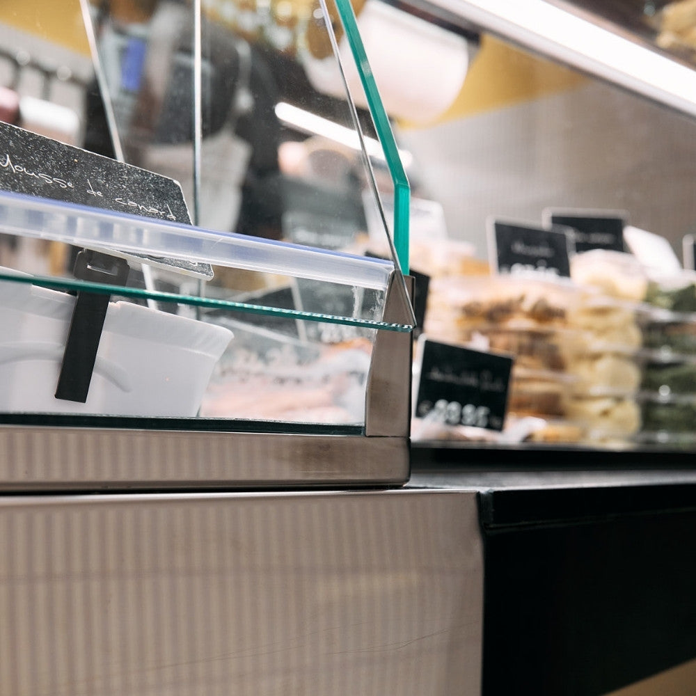 Une vitrine refrigeree à poser dans une fromagerie
